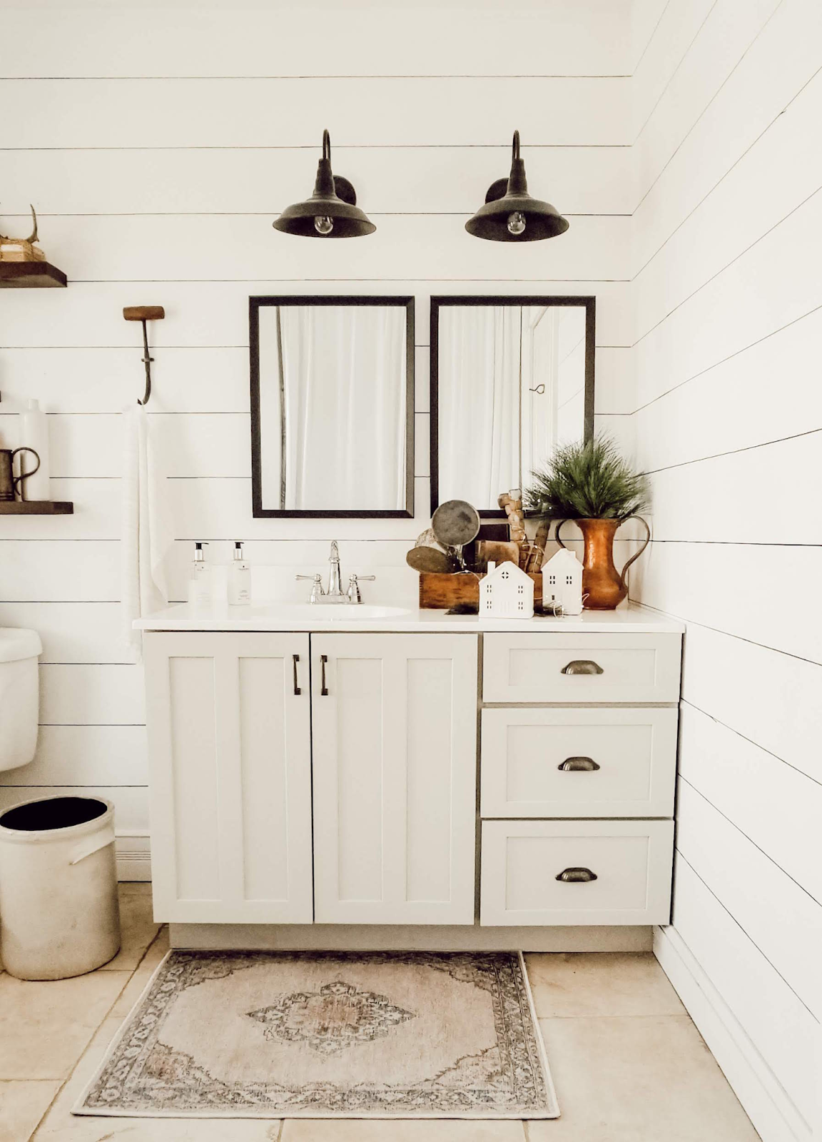 25 Farmhouse Powder Room Ideas to Create a Cozy, Rustic Retreat