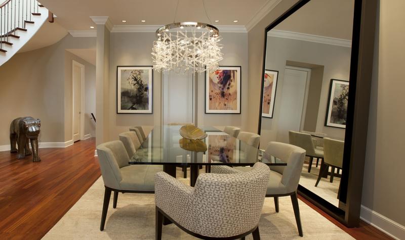 Pairing Mirrors and Lighting for a Cozy Dining Experience