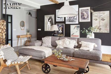 Black and White Living Room Wall Decor Ideas: Timeless Charm